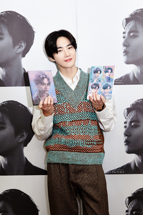 Group EXO Suho will finally make its Solo debut with its first mini-album Self-Portrait today (30th).Suhos first mini-album Self-Portrait will be released on various music sites at 6 p.m. on the 30th, and the music video for the title song Lets Love will also be released simultaneously on YouTube and Naver TV SMTOWN channels.Especially, it is the first time to show Solo album, so many music fans are focused on it, and Suho conveys his impressions and goals of releasing this album directly.The first mini album Self-Portrait related to Suhos answer QAQ1. What do you think of making your debut as Solo?A. EXOel, as well as all those who love popular music, is not a music that was introduced through EXO, but it is expected that it will be the first time to show the music that I wanted to do with the color of Suho.So Im nervous, but the thrilling Feelings is the most advanced.Q2. The album is titled Self-Portrait. What did you want to reveal through this album? I wanted to reveal A. Suho, Suho best.And I wanted to communicate with many people with music that expresses me.Q3. Solo What if there is the most important part of preparing the album? A. There is no part that I did not care about, but I think the most important part is the lyrics.I wanted to communicate with many people including EXOEL with the lyrics that I wrote with my heart.Q4. I participated in the concept planning, but what ideas did I have? A. I came up with the overall concept idea from the beginning.I was deeply inspired by Theo van Gogh, who I saw during my trip, and I wanted to make an album like My Self-Portrait from the beginning.I tried to express it through album cover, lyrics, album composition.I continued to meet with the production team about the image that comes to mind when I was Suho, actively communicating and participating in all stages.Q5. What is the point of appreciation of the title song Love, Lets Love? A.As all songs will be, Love, Let is a song that gives a variety of emotions depending on the daytime and night Feelings and mood, so I think you can get a little different Feelings every time.It is a story about the universal aspect of love that anyone can sympathize with, and it is a good enough song to enjoy the atmosphere itself.Q6. I have a great affection for the team to name the title song Lets Love, the slogan of the team, and what does EXO mean to Suho?A. EXO. I just think its just Suho itself.I have been in the company for 15 years during my 30-year-old life, and I think EXO naturally and EXOEL have permeated my life.Q7. EXO has been mainly intense concept, what do you want to show through Solo? A. It is not an intense dance song.I tried to put my personal story as lyrical and emotional as possible and to express it as truthfully as possible.Q8. What was the reaction of the members & Did the member who made Solo debut advise? A.I said that Love, Lets do it rather than advice, and the members cheered EXO and EXOel more because it was a meaningful music.Q9. What is the relationship with Younha and what is the relationship with the singer who wants to collaborate in the future? A.Your Turn on this album was originally a solo song, but I thought it would be much better if I was with female vocals, so I wanted to be with Younha senior.I would like to thank you for your participation, and I would like to take you on stage with Nell if you have a chance someday because you like Nell from the past.Q10. What if there is a plan or goal for this Solo album? A.I hope that this album will be more of my heart to EXOel than a big goal or plan, and I hope it will be a good opportunity to listen to my voice and my music to many people.