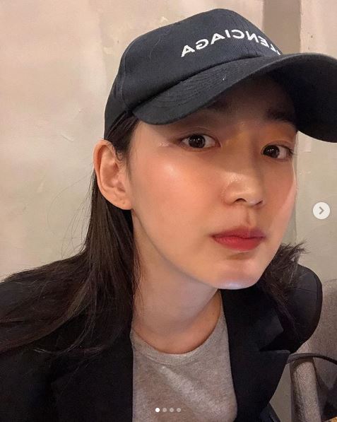 One of Gugudans revealed Selfie.One posted four photos on his instagram on the 30th.One of the photos is staring at the camera with a black jacket and a hat. One is charismatic with a chic look.The netizens responded with a comment saying, Why are you so beautiful these days and Beautiful look looks like it?On the other hand, one appeared on the Gugudan member cleaning and MBC entertainment program Masked Wang on the 15th.Photo: One SNS