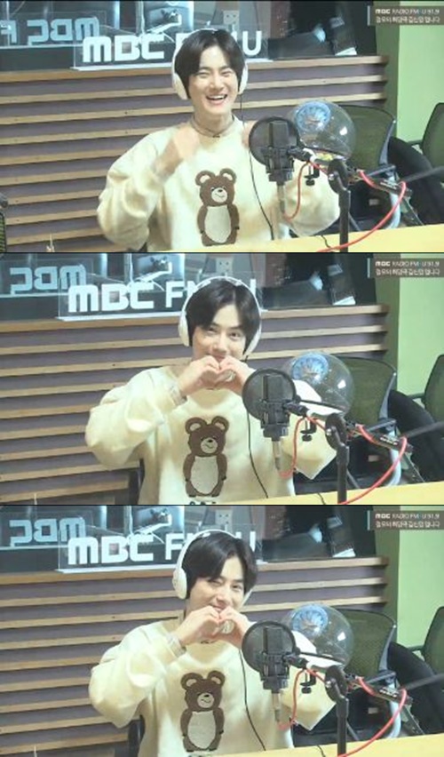 EXO Suho, Elf Princess Rane, cited passionate members and lacking members.On MBC FM4Us Noon Hope Song Kim Shin-Young (hereinafter referred to as Elf Princess Rane), which was broadcast on the afternoon of the 31st, Suho, who returned to the new song Love, Hazard, appeared.Asked who was the passionate second Suho to succeed him, Suho showed off Chanyeol.Im really passionate about broadcasting the Internet, he explained.DJ Kim Shin-Young said, Chanyeol and Jo Se-ho, I have been together for the event.It was about November last year, and (event) had been very big. Chanyeol came to EXO-SC. He came a long way that day to greet Jo Se-ho.Jo Se-hos shoulder went up a lot at that time. Is there anyone who wants to have passion? he asked, to pick someone who looks too tired.After a lot of trouble, Suho said, Sehun is good at giving up while playing Game.