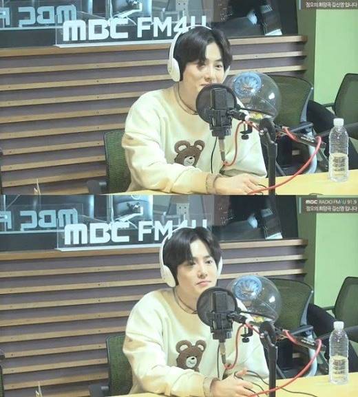 EXO Suho appeared on Radio and showed off his dedication.Suho appeared as a guest on MBC FM4U Noon Hope song Kim Shin-Young which was broadcast on the afternoon of the 31st.On this day, Suho said, When I appeared with the EXO members last time, the satisfaction of the members was very high.So, after I decided to appear on Radio this time, I asked the members and they recommended Elf Princess Rane. He expressed his affection for Kim Shin-Young, the song of noon. Suho said, It seems like everything except member Sehun, he said. In the days of a rookie, the concept was so strong, I did not eat well, so I seemed to be getting older because I was dry.He also laughed at the recent report that he opened his wallet to his juniors, saying, I think he bought it well for his juniors, but he does not buy it well for his members.He said he bought rice for Park Ji-hoon, who recently worked as a Wanna One. I bought a home-style white paper because I had to work hard and fill my protein at the gym.Suho released her first Solo album, Self-Portrait, on Thursday; the title song is titled Love, Hazard and is like an EXO slogan.Suho said, The members were ashamed to see the title at first, saying, Why is this? But when I heard the song, everyone understood it.It was good to be able to do it at will. Finally, Suho regrets the situation that he can not meet fans due to the recent outbreak of Coronavirus infection (Corona 19), saying, I want to see it close, but I do not have much opportunity to see it, so I think I will visit Radio or live broadcasting.I can not see it close, but I hope my heart and heart will be conveyed. I feel the love of the fans well, so you do not have to worry. 
