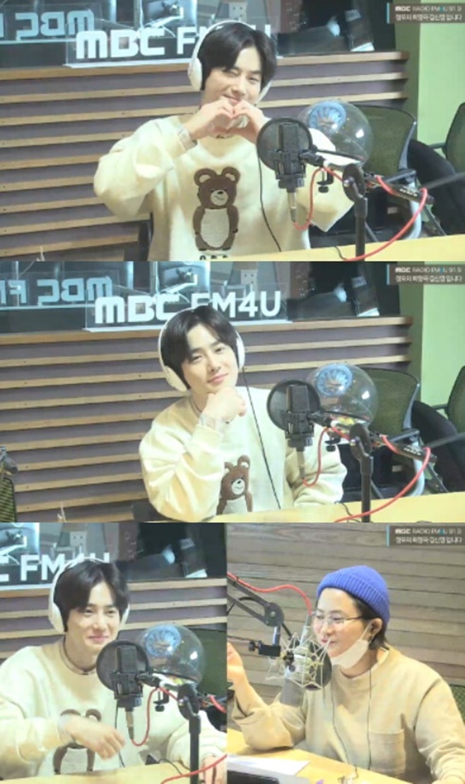 Group EXO (EXO) Suho returns to Solo on Elf Princess RaneIn the Heres the Teacher section of MBC FM4Us Noon Hope Song Kim Shin-Young (hereinafter referred to as Elf Princess Rane), which was broadcast on the afternoon of the 31st, Suho appeared and talked.Suho commented on his testimony on Elf Princess Rane: It was so fun at the time of the last appearance.At that time, the satisfaction of the members was very high. He asked the members where I would like to go to the radio.Everyone said, Elf Princess Rane should be going out of course. Suho released her first mini-album, Self-Portrait, on Thursday.Self-portrait is an album that expresses Suhos universal love stories that can easily empathize with various experiences and feelings that he has experienced during his eight years of participation in the whole song writing and concept planning.In response, Suho said: Starting with this album cover, I participated in all categories including cover, publicity, and music colors; I wrote all the songs myself.All six songs have a story line, he said. It was good to be able to do everything I wanted. In addition, this album title song Love, Let is a song of modern rock genre with lyrical melody and warm atmosphere. It is poor and lacking in expressing love, but it contains lyrics that encourage each other to love.Suho said, In fact, Lets love is our slogan, so the members said that they were embarrassed and embarrassed. I think we always said that.But when I heard the song, I thought I knew why I said, Lets love.Suho then commented on the song Made In You, a favorite fan song, It is a concert ending.I always tell my fans that it is fate to meet in this universe forever, he said. I wrote the story I had at the end of the concert and filled it with the lyrics.In the meantime, DJ Kim Shin-Young asked Suho, Who is as passionate as Suho among the members?Its Chanyeol, now on the internet, really passionate, Suho said after hearing this.Also on the YouTube channel launch, Suho said: I dont have an idea yet, Im a perfectionist.I recently started SNS, but I also care about uploading pictures. If I make a video, I think I should concentrate on it. I want to be faithful to my current business.Finally, Suho greeted fans: ExOel, I want to see you close this time, but I dont have a chance to see it.I hope that my heart and heart will be conveyed well, he said. I am always feeling love. I am really grateful. 