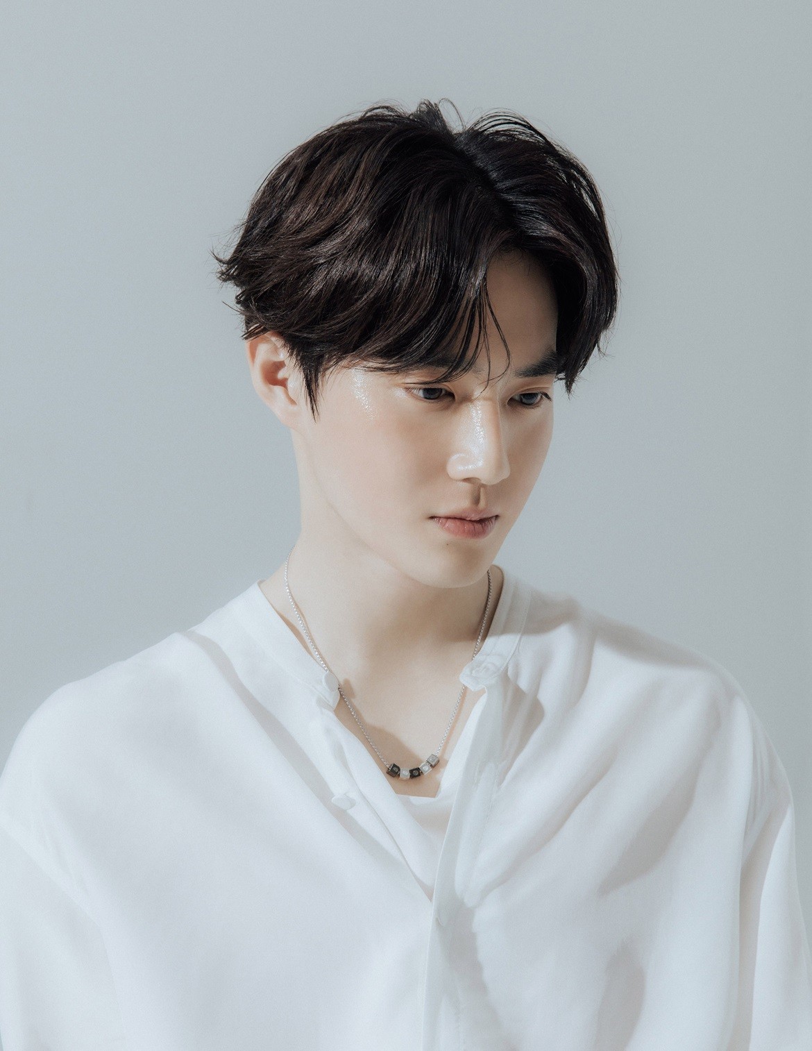 Suho of group EXO proved its popularity as the first Solo album released in eight years after debut.Suhos first Solo album, Self-Portrait, titled Love, Lets Love, released at 6 p.m. on the 30th, entered the charts third place immediately after its release (based on the Melon real-time chart).It kept the rankings until 10 pm and climbed to 2nd place at 11 pm, five hours after its release.It was ranked first at midnight on the 31st and remained at No. 1 until 7 a.m., falling one step at 8 a.m., 9 a.m., and 10 a.m., but still remains at the top of the charts.Earlier, EXOs regular 6th album OBSESSION which Suho belongs to was somewhat weak and left a regret.However, Suhos first solo album released in eight years of debut was the top of the music charts and proved EXOs still hot popularity.Suho has become a solo artist after Baek Hyun and Chen, who had made good achievements with the Solo album.Love, Lets do is a modern rock genre song that expresses love in a poor and lacking way, but encourages each other to love. Suhos soft tone added to his ears.In addition, EXOs team slogan Lets Love was used to add meaning to the title of the song. Love, Lets Do was the first music chart on the 31st.It is also the day of EXOs debut showcase (March 31, 2012) held eight years ago, a significant achievement in many ways to Suho, to EXO and to EXOel (the name of EXOs fan club).