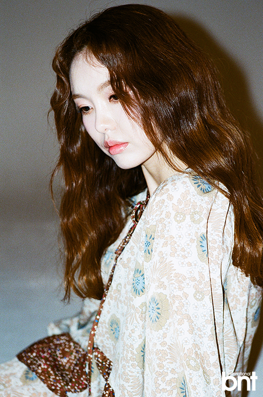 Lily praised the Momoland JooE.Flower lilies with pure white color. Heres a singer who resembles the lilies.Lily, an attractive singer who wants to capture all the colors, although the color is not clear in one color, recently took a picture with bnt.When I built my name, my real name was so common and I did not know what color I had, so I was worried about how to build it.The reason I chose Lily, which means lily, as the name is because any color is painted on white color.Lily, who is planning to work hard in the future, revealing her aspiration to express any color like white, and asking him to look forward to the various colors he will show.He has shown a lot of charms that he does not know his color throughout the filming and interview. I am looking forward to touching the public with what voice and song he will make in the future.In particular, Lily has a history of being a vocal trainer and vocal director of girl group Momoland.Asked about the episode, he said: In fact, there are no special episodes and Momoland member Nancy was so pretty that she was memorable.At the time of training, I was more beautiful than a pretty singer, but I taught hard to be a singer who is good at singing.kim myeong-mi