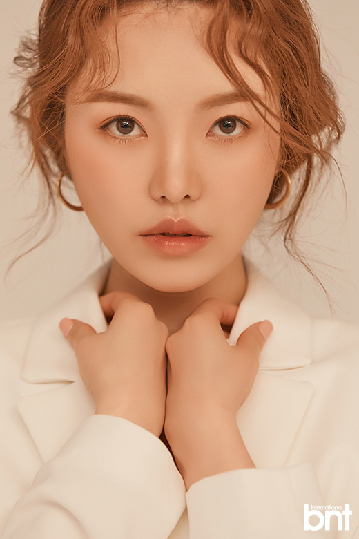 Lily praised the Momoland JooE.Flower lilies with pure white color. Heres a singer who resembles the lilies.Lily, an attractive singer who wants to capture all the colors, although the color is not clear in one color, recently took a picture with bnt.When I built my name, my real name was so common and I did not know what color I had, so I was worried about how to build it.The reason I chose Lily, which means lily, as the name is because any color is painted on white color.Lily, who is planning to work hard in the future, revealing her aspiration to express any color like white, and asking him to look forward to the various colors he will show.He has shown a lot of charms that he does not know his color throughout the filming and interview. I am looking forward to touching the public with what voice and song he will make in the future.In particular, Lily has a history of being a vocal trainer and vocal director of girl group Momoland.Asked about the episode, he said: In fact, there are no special episodes and Momoland member Nancy was so pretty that she was memorable.At the time of training, I was more beautiful than a pretty singer, but I taught hard to be a singer who is good at singing.kim myeong-mi