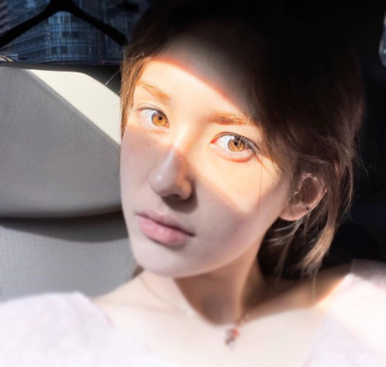 Singer Jeon So-mi flaunted her special charm with brown eyesJeon So-mi told his SNS on the 2nd, Good Morning.Good morning sunshine Hello deep brown Eyes, she released a selfie with the caption.Jeon So-mi showed her sun-lit eyes on her face close to the face; a clean side stands out with Jeon So-mis beautiful beautiful look.Jeon So-mis emotional photo makes his beautiful looks even more prominent.Jeon So-mi unveiled its first YouTube-only reality I AM SOMI (iM Somi), which opened on the 28th of last month.