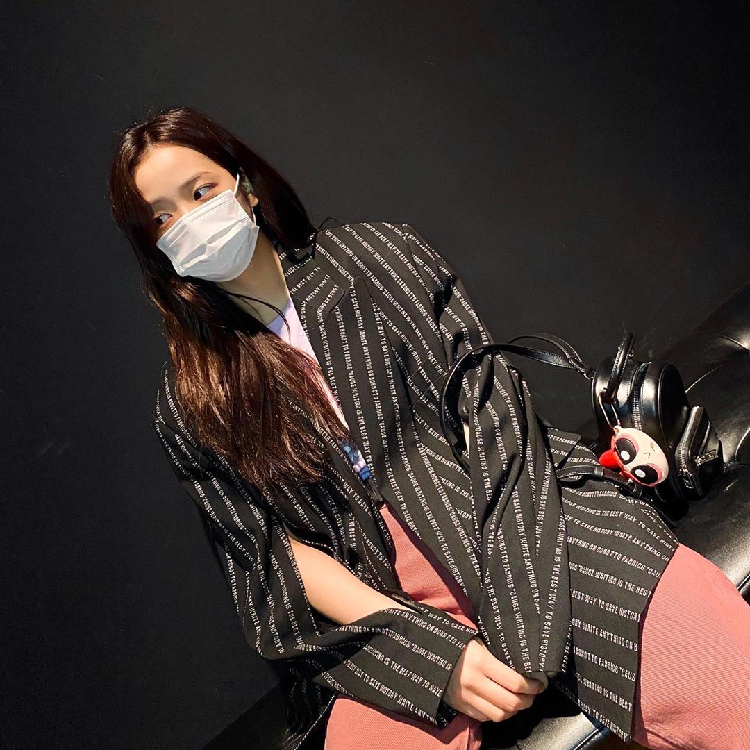 Girl group BLACKPINK JiSoo showed off its lovely charm.JiSoo posted a photo on his instagram on the 2nd with an article entitled A little direction of the picture.In the photo, JiSoo sits on a chair wearing a black jacket with white stripes and pink pants.JiSoos fashion sense is impressive, coordinating with a mini backpack with cute characters and a unique jacket with a split arm.A small face with a large round eye and a mask that covers more than half of it attracts attention.The fans who watched this responded such as It is beautiful to use Mask, It is completely cute, JiSoo is my love, Be careful of health and When does BLACKPINK come back?JiSoos girl group BLACKPINK was loved by the group last year as Kill Dis Love and its music video views exceeded 780 million views (as of the 2nd).Photo JiSoo SNS