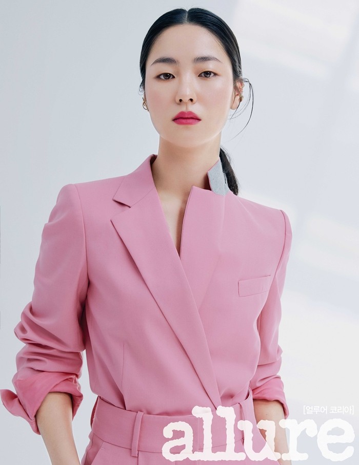 Beauty Film, which features the charm of Actor Jeon Yeo-been, has been unveiled.The video, which was released through magazine Allure Korea on the 2nd, shows the beauty of Jeon Yeo-been, which shows various beauty from neatness to alluring elegance.The secret to the various beauty of Jeon Yeo-been can be found through Beauty Film, Allure Korea added.The charm of Jeon Yeo-been can be found on Allure Korea SNS.