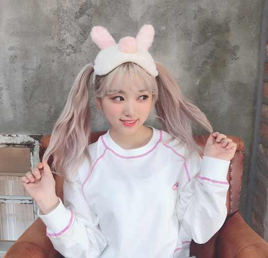 Group IZ*ONE Naco showed off her lovely visualsOn the 1st, Nako posted several photos on the official SNS of IZ*ONE with the article Schools? Pajamas? It has been a long time since the Piesta activity, capturing the attention of fans.In the photo, Naco is wearing a white man-to-man T-shirt and a lavish washband. Nacos cute expression is outstanding.In particular, Naco created a fresh spring atmosphere with pink silver hair, which was cute with a bifurcated bee hairstyle.Fans who encountered the photos responded such as It is like a human Rabbit, It is more cute and Lovely Nako.On the other hand, IZ*ONE, which Naco belongs to, has successfully completed its new album activity.