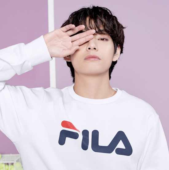 Group BTS V made fans excited with its warm appearance.On the 1st, Fila Indonesias official SNS posted new photo pictures of BTS members in turn, which featured members who showed off their charms.Among them, V was a man-to-man with the Fila logo, and he gave off a unique aura, and his eyes were on V, who covered one eye with his hand and raised his head slightly.The V was overwhelmed by his intense eyes, especially with the superior V visuals, including his sharp nose, his sleek jawline, and his thick lips.Fans who encountered the photos responded such as I can not hide my good looks, I am drunk in a real atmosphere and I am warm.