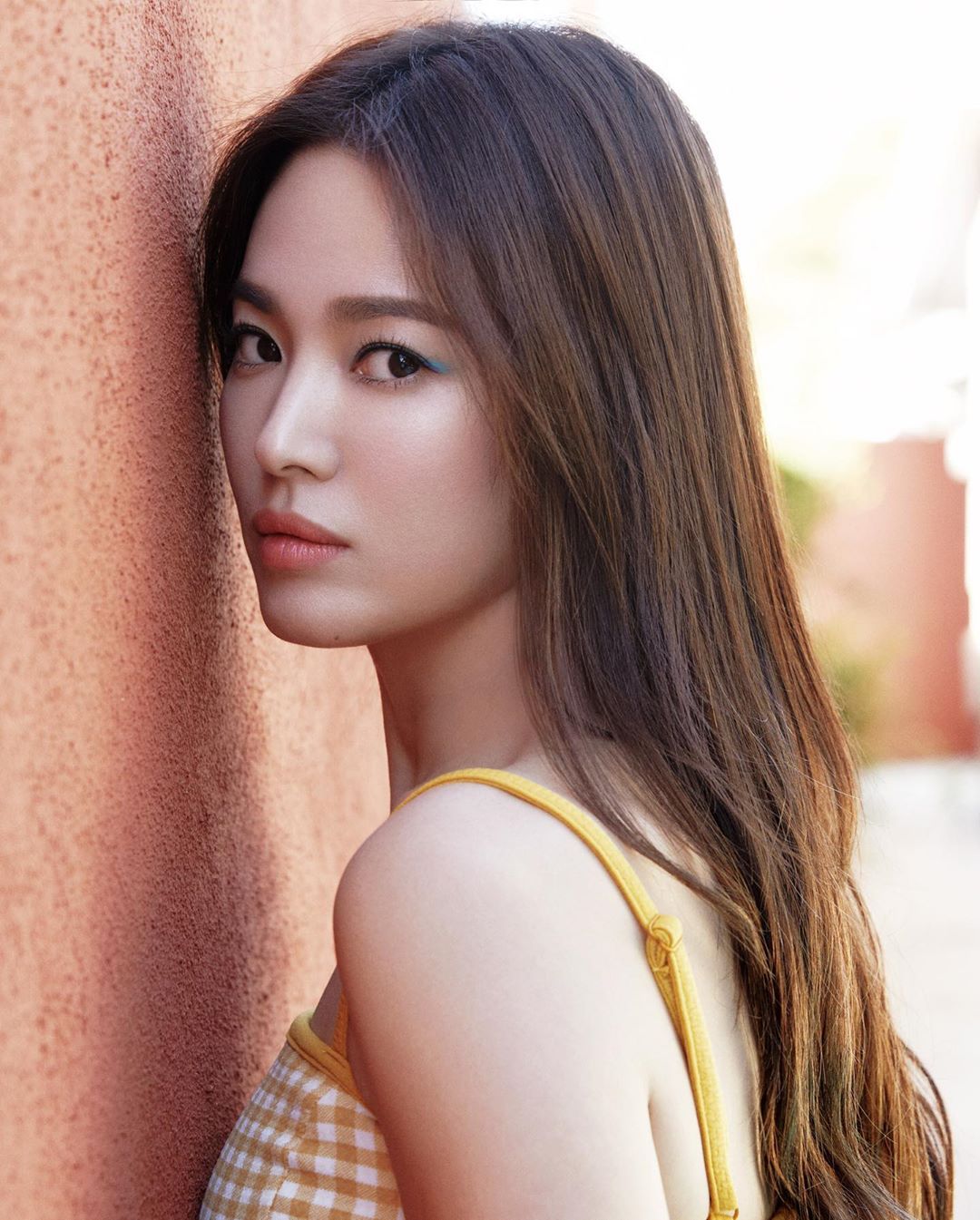 Seoul=) = Actor Song Hye-kyos beautiful looks have been highlighted recently.Song Hye-kyo recently posted a photo of himself on Instagram with a shoe brand.The photo shows Song Hye-kyo leaning against the wall, looking at the camera and emitting a subtle charm.In the following photos, Song Hye-kyo wearing a pure white dress is showing various poses.Song Hye-kyos extraordinary beautiful looks, which are not always changing, are catching the eye.Meanwhile, Song Hye-kyo is currently reviewing the appearance of the film Anna.