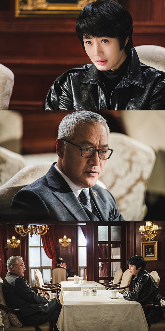 SBS gilt drama Hyena has left only four times to the final, and the outline of the storm that will lead the second half is being drawn.The huge events that will shake up Kim Hye-soo and Ju Ji-hoon are gathering together, and attention is focused on the activities of Hyena lawyers who will overcome them.Currently, the money-fixing agent is struggling to reveal the truth of the case, with his client, Ha Chan-ho (Ji Hyun-joon), being driven to the suspect of murder.On the other hand, Yoon Hee-jae is working on establishing his half-brother Ha Jun-ho (Kim Han-soo) as the successor to the Isium Group instead of Ha Chan-ho under the direction of Song & Kim CEO Song Pil-jung.The fast-paced process of replacing successors, as if waiting for this situation, further adds to the suspiciousness of events.Yoon Hee-jae is also pushing for an amendment to the inheritance tax law.However, it is known that Yoon Hee-jaes father, Supreme Court Justice Yoon Chung-yeon (Lee Hwang-ui), is opposed to the amendment, adding to the question of how the conflict and crisis that Yoon Hee-jae faces will shake him.In addition, Judge Yoon Chung-yeon is expected to collapse soon, and an uncontrollable storm is expected to hit Yoon Hee-jae.There is a common song in the center of the cases that shake the two lawyers, Jung Geumja and Yoon Hee Jae.While the black inside of Song Pil-jung, who has been raised by Yoon Hee-jae and who has selected Jeong Geum-ja as Song & Kim, is gradually revealed and Dramas immersion is increasing, the production team of Hyena on April 3 will reveal photos of Jeong Geum-ja and Song Pil-jungs meeting ahead of 13 broadcasts.The photo shows a goldsmith and a song Pil-jung sitting in front of a table, filled with pictures of a cool Daechi station opposite to the luxurious restaurant atmosphere.The intense eyes of the glare that looks at Song Pil-jung and the charisma of Song Pil-jung, which is not pushed by it, are tense.So far, the money-soldier has fought for money, but at the end of the last broadcast, he was worried about Yoon Hee-jae and even acted unjustly for the first time.Such a goldsmith meets Song Pil-jung, who is shaking himself and Yoon Hee-jae, and does the Professional Government of the Republic of Kor.For money, the goldsmith who can catch the hand of Song Pil-jung decided to fight against him.What kind of professional government of the Republic of Kor will the Jung Geumja meet with Song Pil-jung?How will the confrontation between Kim Hye-soo, Ju Ji-hoon and Lee Gyeung-young, who will lead the second half, unfold?The heart rate of enthusiastic viewers is also rising in the development of Hyena, which adds tension.Kim Hye-soo, Ju Ji-hoon and Lee Gyeung-young will be in full swing, and the 13th SBS drama Hyena will be broadcast at 10 pm on the 3rd.