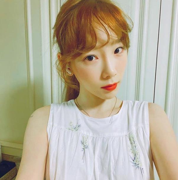 Girls Generation member Taeyeon of the girl group has emitted a lovely charm.On the afternoon of the 3rd, Taeyeon posted a picture on his SNS.Taeyeon is staring at the Camera with a fresh look in the open photo. Taeyeons bloated ball made his lovely Beautiful looks even more prominent.Taeyeons concave features and white skin stand out.Meanwhile, Taeyeon appeared on JTBC entertainment program Begin Again 3, which ended last November.