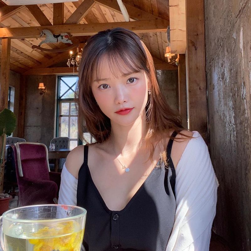 Actor Ha Yeon-soo flaunted her innocent lookHa Yeon-soo posted a picture on his Instagram on April 4.Inside the picture is a brightly smiling Ha Yeon-soo, whose innocent beautiful looks catch the eye.Ha Yeon-soos eyes and lean jawlines also attract attention. Ha Yeon-soos refreshing atmosphere is also outstanding.delay stock