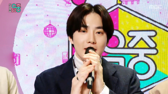 EXO Suho has announced his Solo album nine years after his debut.Suho appeared on MBCs Show! Music Center, which was broadcast on April 4.Suho, who was on the MC seat, said, I missed EXO El (EXO fandom name) so much, and I want to see it close. I love you.Suho recently released its first mini album Self-Portrait.Suho introduced the title song Lets Love as a band sound song that means love, though there are some hard parts to love.I participated in the whole song from the album concept, and I think it would be nice if you could concentrate on the lyrics with Suhos sensibility, he added.Lee Ha-na
