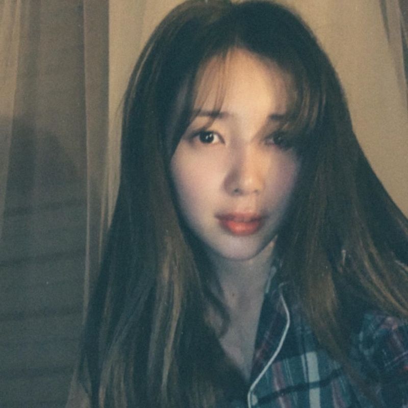 Yoon Chae-kyung showed off her Beautiful looks even in her pajamas.Group April member Yoon Chae-kyung posted two photos on his instagram on April 3.Yoon Chae-kyung is staring at the camera with a smile on his face. He boasts a cool face and a shy smile.han jung-won