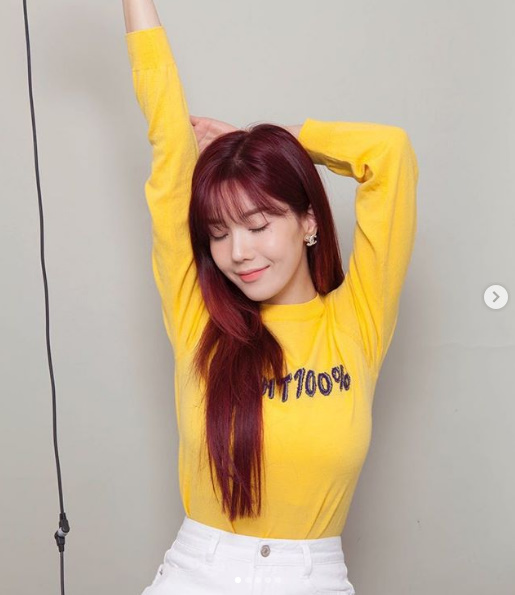 Group IZ*ONE Eunbi has unveiled fresh fashion in Spring.Eunbi posted a picture on the official SNS of IZ*ONE on the 4th with the article Spring is Spring.The silver in the photo showed a refreshing charm in yellow and white bottoms, adding to her innocence with long straight hair; the silver in the photo added a cute charm as she posed in various poses.Many fans admired the cute charm of Eunbi.IZ*ONE, which belongs to Eunbi, recently performed his first full-length album Bloom Eyes