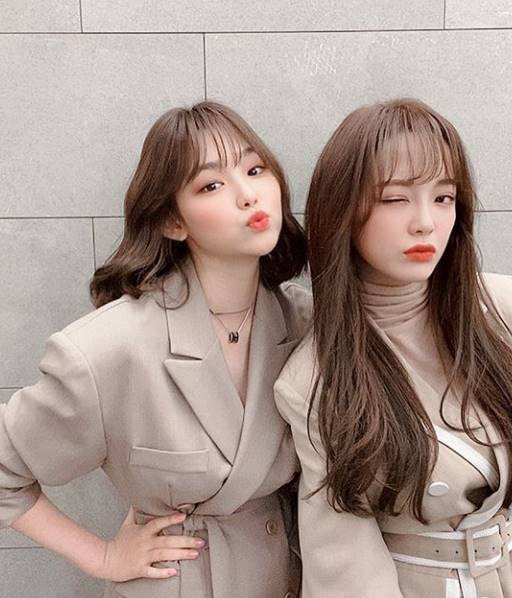 Authenticated shots of Gugudan Sejeong and Mina have been released.Sejeong posted several photos on the SNS on the 4th, along with an article entitled Trend Look Doenjang Look, Try Doenjang Color.The released photo shows Sejeong and Minas affectionate look; the pair stare at the camera in similarly coloured costumes.In another photo, Sejeong and Mina show off their lovely charm with their lips out, with Sejeongs wink also eye-catching.Sejeong and Mina boasted a warm friendship with the watery Beautiful look.Kim Sejeong released his solo song Powder on the 17th of last month. Mina is active as an MC for MBCs Show Music Center.PhotoSejeong SNS