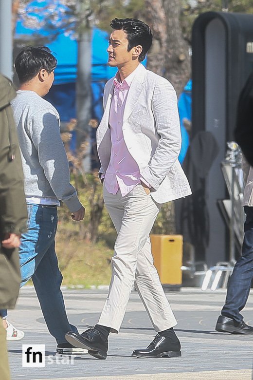Group Super Junior Choi Siwon is working on filming MBC TV SF8 project series Augmented Soy Pods at MBC in Sangam-dong, Seoul, on the afternoon of the 4th.