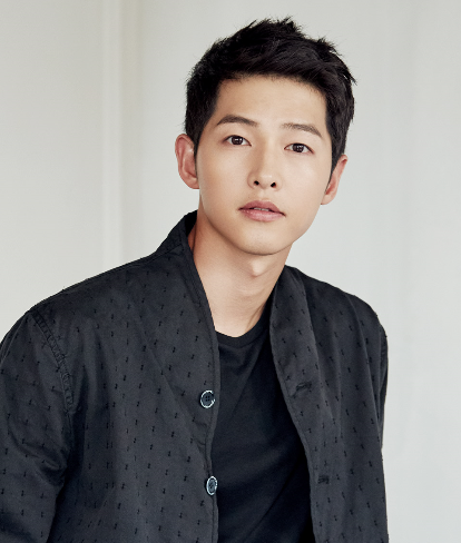 Actor Song Joong-ki, who divorced in July last year, and Hannam-dong housing in Seoul Yongsan District, which was Honeymoon home of Song Hye-kyo, were demolished for reconstruction.According to the Hong Kong South China Morning Post on May 5, Honeymoon home in Yongsan District, Seoul, where Song Joong-ki and Song Hye-kyo lived together at the time of marriage, entered the Demolition from the end of February.Song Joong-kis home, which is scheduled to be completed by the end of June next year, will have three underground and two-story single-family houses after reconstruction.Song Joong-ki is said to have bought the house for about 10 billion won.Song Joong-ki also attracted attention by purchasing over 2.7 billion high-priced condominiums near the beach of Alla Moana, Honolulu, Hawaii on the 27th of last month.In response, the agency, High Story D & C, said, It is difficult to confirm because it is a private life.Meanwhile, Song Joong-ki returned home on the 24th after stopping filming in the Colombia Bogota since January when the Colombia government banned foreign access and departure from his country due to a new coronavirus infection.There was no health problem, but I am currently paying for my home for two weeks for safety.
