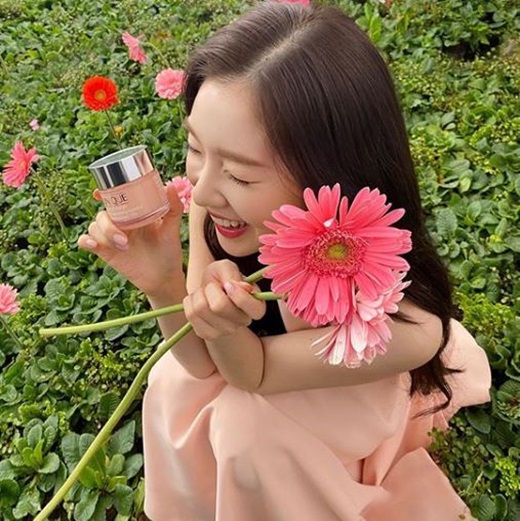 Irene, a member of girl group Red Velvet, boasted a clean look.Irene posted a number of photos on her personal Instagram on Monday; Irene, in the photo, shows off her sweet and neat atmosphere in a pink costume.The netizens who watched this commented on various comments such as It is so beautiful, Who is the flower? Irene in Spring.Meanwhile, Irenes group Red Velvet won the Artist of the Year award at the THE FACT MUSIC AWARDS (TMA) held in March.
