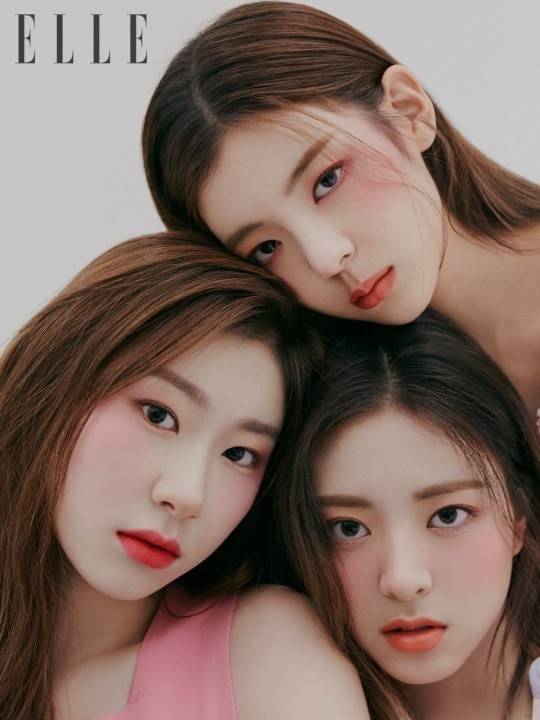 The girl group ITZY (ITZY) has emanated a variety of charms.On the 8th, Elle Korea unveiled Beauty Film with ITZY.In this photo video, ITZY showed spring makeup with spring mood full of vivid color variation that matches each personality.All of the members boasted clean and lively skin and showed off their beauty. Especially, the charm that is different from the intense charisma on the stage caught the eye.ITZYs pictorials and Beauty Film can be found in the April issue of Elle.Meanwhile, ITZY has been a hit for three consecutive years with WANNABE (Wannabe) from its second mini album ITz ME (ITZY U.S.), released on March 9.In particular, ITZYs WANNABE music video topped the weekly charts with 7.9 million views during the 14th week of K-pop radar 2020 (March 29-April 4).As a result, ITZY became the title of the first K-pop radar title for the fourth consecutive week.