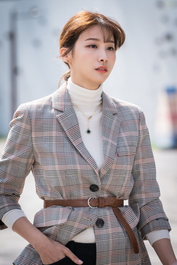 Goodcasting Choi Kang-hee - Yoo In-young - Kim Ji Young has released the Shoot Three Shots per Perspective of NIS Agents, which emits unusual woman crush.SBSs new Mon-Tue drama Goodcasting (playplay by Park Ji-ha/director Choi Young-Hoon/production Box Media), which is about to be broadcasted on the 27th, is a cider action comedy drama that takes place when women who were pushed out of the NIS and kept their desks were forced to work as field agents and then conducted a colostrum infiltration operation.Park Ji-ha, who has a unique story setting ability and solid writing skills, and Choi Young-Hoons fresh combination, which has been acclaimed for its immersive performance in the My sister is alive, Second love from the end and Upper Society, are making expectations soar.In this regard, Choi Kang-hee - Yoo In-young - Kim Ji Young, who has been united as the three NIS charismatic warriors in Good Casting, is overwhelmed by the three shot per wicked party that emits a powerful force.First, Choi Kang-hee, who is called the problem child in NIS, was equipped with a manleb or a man who was as good as him, wearing a black top in a blue check suit and a dignified figure with a six-pack abs.Yim Ye-eun, a reverse charm girl with a brain-sex woman and a stupid and stupid beauty, is revealing her 9th-class model force in a sensible suit that gave her a point with a belt at her waist.Kim Ji Young, who was once a black agent who flew and waited on the spot, but became a housewife for 18 years who was afraid of menopause, was impressed with the explosive fashion that matched the blue suit with a bright blue hairstyle.Moreover, the three showed a dignified power Woking in the background of a questionable cleaning car, and focused Sight with the perfect visual triad charisma that created a common street as a runway.Choi Kang-hee - Yoo In-young - Kim Ji Youngs Three Shots of the Grand Prix was held in Mapo-gu, Seoul last August.As soon as they saw each other on the spot, the three people cheered and showed their joy, and they laughed brightly as they talked about the current situation.Those who gave such a warm heartedness approached the staff who were tired of the heat and gave a hand-paste, and raised the atmosphere of the scene with a lively appearance.Especially when the shooting started, the NIS Agent Down charisma mode was quickly installed and the impressive Woking scene was completed by walking in a properly angled procession.The production company said, The three Choi Kang-hee - Yoo In-young - Kim Ji Young showed off their perfect breathing, so that the word believe and see really fits. He said, This spring, I hope that the three people will take control of the house theater with the previous class chemistry and laughter potenti. Im not sure, he said.Meanwhile, SBSs new Mon-Tue drama Goodcasting presents intense surrogate satisfaction and extreme pleasure to viewers, as a casual woman who has a shopping cart rather than a pistol, rather than a high-altitude downhill action, saves her family, saves the people, and saves the country.It will be broadcast on April 27 (Mon) following No One.