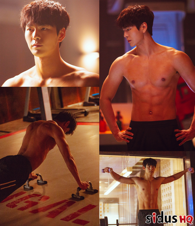 Actor Park Sun-ho reveals angry muscleOn April 10, the shooting scene behind-the-scenes cut of Park Sun-ho, the youngest of the OCN original Lugal (playplayed by Dohyeon / directed by Kang Cheol-woo) was released.Park Sun-ho in the public photo shows off the perfect body line that seems to be made of wide shoulders, solid abs and pieces, contrary to the face that the boy is feeling at the drama Lugal shooting scene.He is a short scene, but he has been steadily preparing for the scene where he has to make a top change, exercising during the day when there is no shooting.I was applauded for being caught exercising during the shooting break.Park Sun-ho is transforming into the youngest light of the Lugal team in the play, and is energizing the drama with a pleasant and playful appearance.Especially in the last time, it is expected to return to the upgraded light iron through rescue and massive restoration work by being trapped in a frozen car.kim myeong-mi