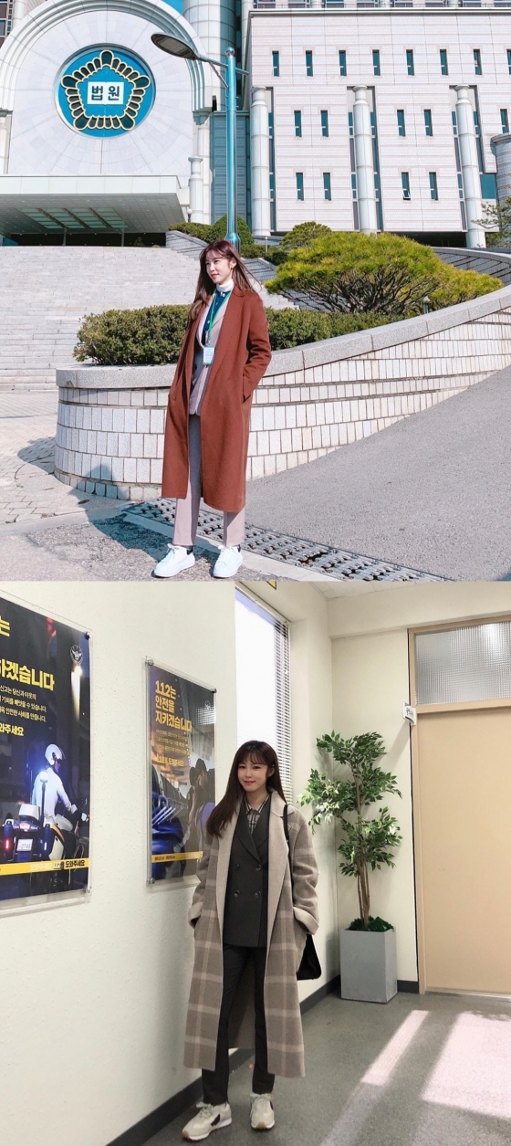 Jun Hyoseong, who is working as a singer and actor, has turned into a promotional fairy.Jun Hyoseong posted several photos on his instagram on the 9th day with an article entitled #10:50 tonight #TVN #MEMORIST #Memoir of Warlist #Bone shooter.The photo shows Jun Hyoseong standing in front of the courthouse; Jun Hyoseong also shared photos taken indoors.The netizens who responded to this responded that I am pretty today, I will look forward to it today and drama is so fun.On the other hand, Jun Hyoseong is playing the role of Kang Ji Eun in the TVN drama Memoir of Warlist which is currently on air.