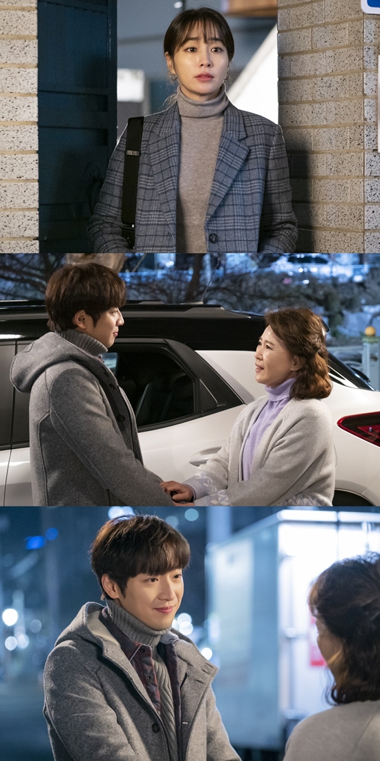 There is a change in Lee Min-jungs Feeling.KBS 2TV Weekend drama Ive Goed Once is on the rise with 28.1% of ratings (Nilson Korea Provides, National Standard) in just two weeks of broadcasting.In the 9th and 10th episodes broadcast on the 11th, the dizzying and affectionate situations of Cha Hwa-Yeon (Jang Ok-bun station), Lee Min-jung (Song Na-hee) and Lee Sang-yeob (Yoon Kyu-Jin) take place.Previously, Song Na-hee (Lee Min-jung) and Yoon Kyu-Jin (Lee Sang-yeob) eventually chose divorce in mixed reality and ended their marriage.Those who can not tell the news of the divorce at home have started a contract cohabitation, but Yoon Jae-seok (Lee Sang) of Yoon Kyu-Jins brother is aware of the divorce and is amplifying the tension of the drama.Among them, three-way faces of Jang Ok-bun (Cha Hwa-Yeon), Yoon Kyu-Jin and Song Na-hee are captured, which stimulates the curiosity of viewers.Jang Ok-bun and Yoon Kyu-Jin, who are holding hands affectionately, are showing the figure of Song Na-hee who is standing by two people.Moreover, Song Na-hee, who is making a disturbing expression, shows a sense of sadness that he does not know, and it is presumed that Feelings wave has occurred.So what is the reason why the two people found the house and what happened to Song Na-hees Feeling?The meeting between Lee Min-jung, who seems to be deeply thoughtful, and Cha Hwa-Yeon and Lee Sang-yeob, who are showing a sad eye, can be seen at the 9th and 10th KBS 2TV Weekend drama Ive Goed Once, which is broadcasted at 7:55 pm on the 11th.Photo = Studio Dragon, Bon Factory