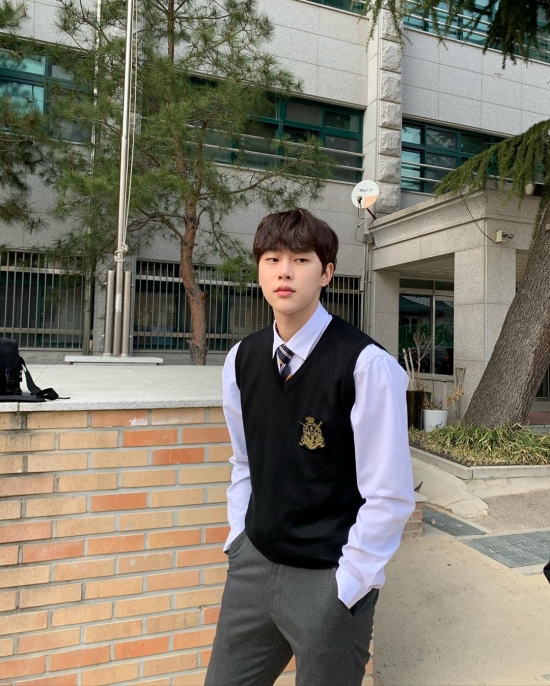 On the 11th, Kwon Hyun Bin posted a picture on his sns with an article called Chunggyo.In the photo, Kwon Hyun Bin poses in a school uniform; his extraordinary visuals have caught the attention of fans.Recently, Kwon Hyun Bin, Kim Na-hyun starring web drama Cafe Kilimanjaro started shooting.Cafe Kilimanjaro (playplayplay by Cho Yoon-kyung/director Kim Kwang-eun), a web drama co-produced by Min Contents and MCITY, tells the story that happens between the president of a sad novice cafe and the members of the band.They will show each other through various stories and show them a step further.Actor Kim Na-hyun, who plays the role of Tammi, the president of Cafe Kilimanjaro, a young child-dog zone in heaven and heaven, and Kwon Hyun Bin, a JBJ native of Sanha, the bands main vocalist, Leopards complete vocalist, Choi Si-hoon, a triple-mi, a triple-mi, a drummer, and a facial genius bassist, Triple Me Park Chan-gyu who plays Jae-young, and JxR Baekjin of absolute taste guitarist Chan.The cast members transformed each individual character into a member of cafe Kilimanjaro.Cafe Kilimanjaro, which conveys sweet comfort like a cup of coffee in a tired daily life, is currently being filmed and will be shown to the public this year.