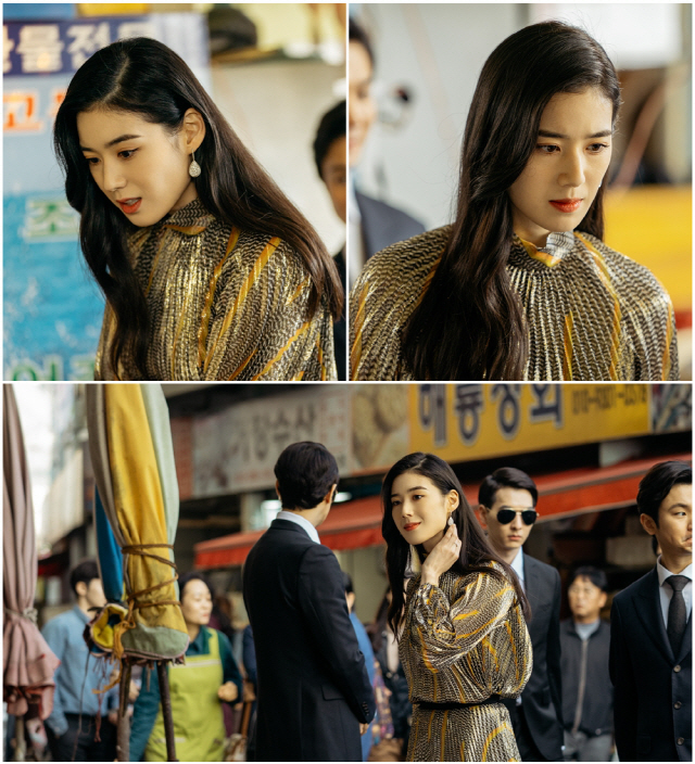 The King Jung Eun-chae, elegant Smile vs. Slime straight...Dual Asura Force Now we have just four days to go! The moment were welcome to Planet World Fantasy!SBS New Gold Thorn The King - Eternal Monarch Jung Eun-chae reveals the dual Asura Force of Korean Empires youngest, first female prime minister, raising tension.SBSs new Golden Jackson, The King - Eternal Monarch (playplay by Kim Eun-sook/directed Baek Sang-hoon, and Jeong Ji-hyun/produced Hwa-dam Pictures), which will be broadcast at 10 p.m. on April 17 (Friday), will be the first to close the door () of the dimension. It is a 16-part fantasy romance that draws through the cooperation between the two worlds, which is a Korean criminal detective, Jung Tae-eul.Above all, Jung Eun-chae is the youngest Korean Empire prime minister and the first female prime minister, who has been elected prime minister of Korean Empire seven years after entering politics with his intellectual appearance, lucrative rhetoric and progressive policies.As related to the emperor Lee Gon (Lee Min-ho), it is raising expectations that it will increase the tension of the drama.Jung Eun-chae is stealing his gaze by capturing the Asura Force scene, which exploded the extreme double face that goes between cold and cold.In the drama, Korean Empire Prime Minister Jung Eun-chae went to the fish market for peoples heart hunting.Guseo-ryong, who visited the fish market with a bodyguard, shows a gentle and friendly appearance, greeting the elegant Smile as people cheer and cheer.However, when people enter an invisible place, they make a sad expression and reveal the aggressive aspect that was hidden.I am wondering why the Kosei-ryong, which is equipped with the extraordinary political class of the recognized Korean Empire prime minister, has changed so much.Jung Eun-chaes Asura Force scene was filmed at the fish market in Gijang-gun, Busan, last November.Jung Eun-chae, a native of Busan, appeared in a lively manner as if he had received a special energy in the filming in Busan.Jung Eun-chae, who was adding vitality to the scene with a steady expression, completely extinguished the reverse of the Korean Empire prime minister, Koo Seo-ryong, who went to and from the sunny and bright Smile to the cold and hot.Jung Eun-chae is the queen of transformation that does not know the end, said the production company, Huang Dam Pictures. I would like you to confirm Jung Eun-chaes Hot Summer Days, which will prove a wider and deeper acting spectrum through the station of the King - Eternal Monarch.On the other hand, SBS The King - Eternal Monarch, which is composed of 16 episodes, is the best anticipated work in the first half of the year, with Kim Eun-sook, director of Huayu - School 2015, Dawn of the Sun, and director Jung Hyun of WWW WWW.It will be broadcast first at 10 p.m. on April 17 (Friday).