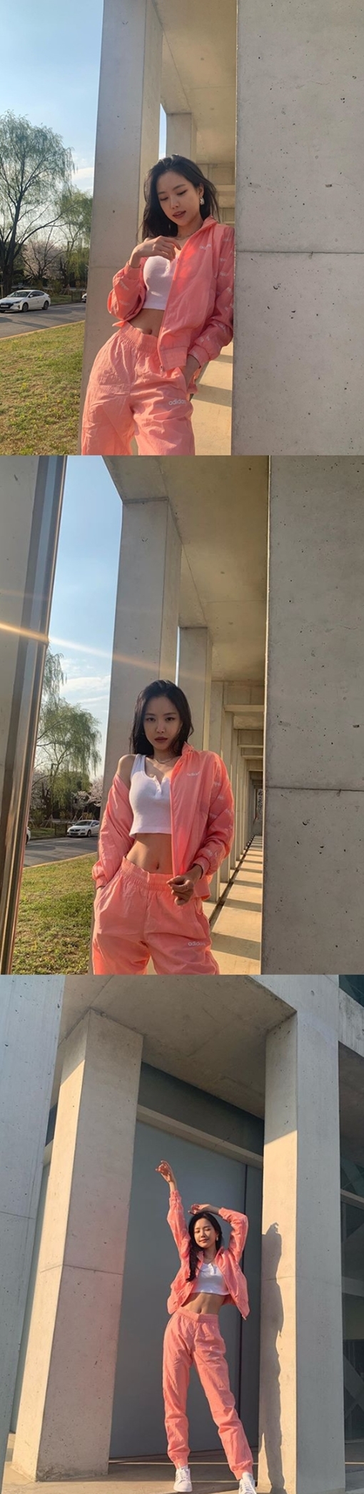Singer and Actor Son Na-eun flaunted her beautiful beautiful beautiful looksSon Na-eun posted several photos on his Instagram account on Wednesday.The photo shows Son Na-eun wearing a white crop top and pink Exercise suit.Son Na-eun, who also has long straight hair and clear features, caught the attention of fans with pure beautiful looks.On the other hand, Son Na-eun will appear on MBC Drama Would you like to have dinner with me scheduled to air in May.