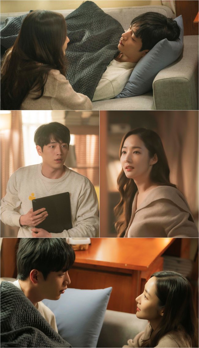 The thrilling eye contact of Day back Park Min-young Kang-joon was caught.In the JTBC Wall Street drama If the weather is good, I will go to it (playwright Hangaram, director Han Ji-seung, Jang Ji-yeon, production ace factory, hereinafter Day back), Umizaru and Lim Eun-seop (Seo Kang-joon) have different happy days and viewers excitement index is also rising.So, on April 13, Day back is still raising expectations by releasing the thrilling couple steel of Umizaru and Eun-seop, which are still al-Kon-dong, ahead of the main broadcast.Haru routine of Mamel Couple, which is roasted with al-Kondal Kong, begins by waking Eun-seop with Umizaru insomnia (?).Sure enough, Umizau, who came to wake Eun-seop today, is lying on the sofa and looking at Eun-seop, who is in a dream country, sweetly.I was able to get a glimpse of the deep love for Eun-seop in the clown ascendance of Umizaru, which can be felt in the back view.Moreover, he played a joke on the face of Eun-seop who was sleeping the other day and gave the audience a thrill. This time, he is expecting to wake up Eun-seops sweet nap with a sweet joke.Soon, Eun-seop, who opened his eyes, is putting Umizaru in a lovely look, and it is a sweet eye that makes even the gums of the viewer dry.Looking at the still cut that was released together, expectations rise even more. Eun-seop is becoming a rabbit eye and using his Notebook.As you know, Eun-seops The Notebook has a bookcase diary containing a lot of words that I have not done to Umizaru.Even the real identity of Irene, which Eun-seop said to be his brother Hui (Kim Hwan-hee).However, when I saw the expression of Umizaru looking at Eun-seop, it seemed that Irene was Umizaru and that he had traveled with him for the first autumn 10 years ago.pear hyo-ju