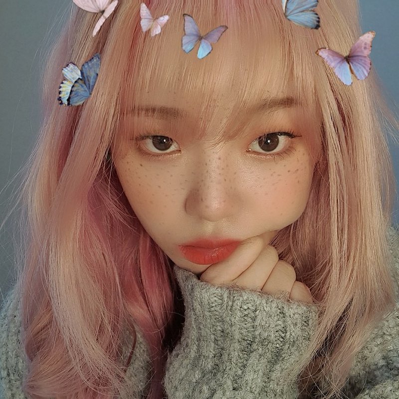 Seung Hee presents Fascinational selfie ahead of comebackGroup OH MY GIRL member Seung Hee posted two photos on the official Instagram on April 13 with the phrase .In the photo, Seung Hee has pink hair and emits chic eyes. He has a subtle charm with the effects of cell phone applications.han jung-won