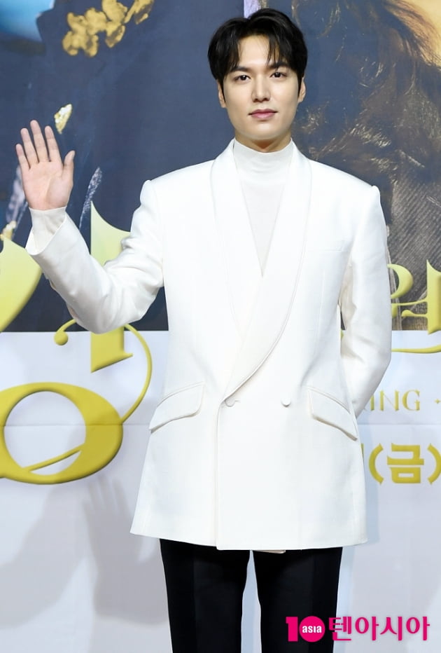 Actor Lee Min-ho poses at the Online production presentation of SBSs new gilt Drama The King - Eternal Monarch which was held Online to prevent the spread of Corona 19 on the afternoon of the 16th.