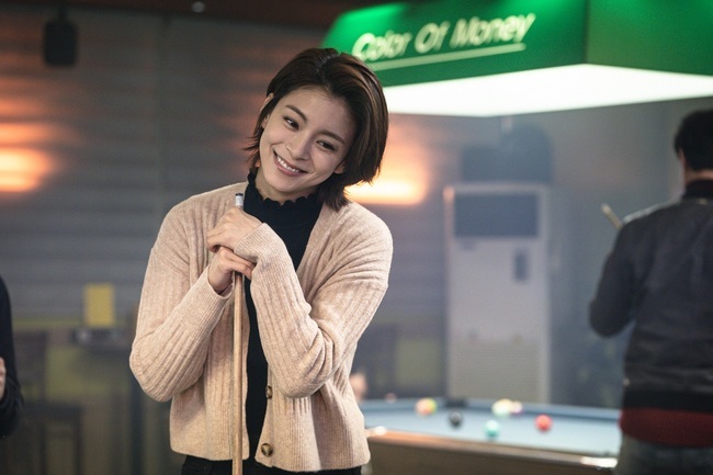 Lugal is heartwarming viewers with perfect team synergy.On April 16, the OCN Saturday drama Lugal released a behind-the-scenes cut that makes people laugh even if they just pass their eyes.Cheung Chemi, a character-filled actor, such as Choi Jin-hyuk, Park Sung-woong, Jin He-In, Han Ji-wan, Kim Min-Sang, Park Sun-ho and Jang In-seop, who lead the scene with soft charisma, attracts attention.The River example (Choi Jin-hyuk) decided to shake the distrust of Hwang Deuk-gu (Park Sung-woong) and Han Ji-wan by rooting Lee Yonghae Argos.To find the decisive evidence, River example, who found the reservoir, which was the execution site of Argos, found Ko Yong-deok (Park Jung-hak), who was only known to be dead, and called him Lee Yong-hae.When Hwang Deuk-gu was caught in the trap of the River example, he fell after being hit by a sting and a bullet shot by Ko Yong-deok, and finally entered into a cheerful revenge in repeated crises.His new operation to bring down Argos is drawing attention.In the meantime, the behind-the-scenes photos are cheerful, unlike the ones that have created a breathtaking tension.The faces of actors gathered at the scene, including Choi Jin-hyuk, Park Sung-woong, Jin He-In, and Han Ji-wan, are full of smiles.First, the 6th ending behind-the-cut, in which the River example hit Hwang Deuk-gu, attracts attention with a temperature difference that is distinctly different from the bloody gods atmosphere.Choi Jin-hyuk, Jang In-seop, and Park Jung-hak, who have been breathing together, make the viewers feel good.Especially, the colorful charm of Choi Jin-hyuk, which goes between charisma and softness, causes excitement.The Argos team members who pointed guns at each other also laugh when they meet their eyes.Park Sung-woong, Han Ji-wans chemistry, which foreshadowed a more intense war, is no better.Park Sung-woong, who created a new absolute evil character with his unique acting, shines the filming scene with a gentle face.The upgrading team play, Jin He-In, Park Sun-hos anti-war charm, Kim Min-Sang and Jang Seo-kyungs warm smile were also captured.Another synergy among those who are active in their respective positions is expected. Rugal will show its evolved teamwork in the future, and Argos will fight a fiercer war.I hope youll be more interested and more intense in the development of actors.hwang hye-jin