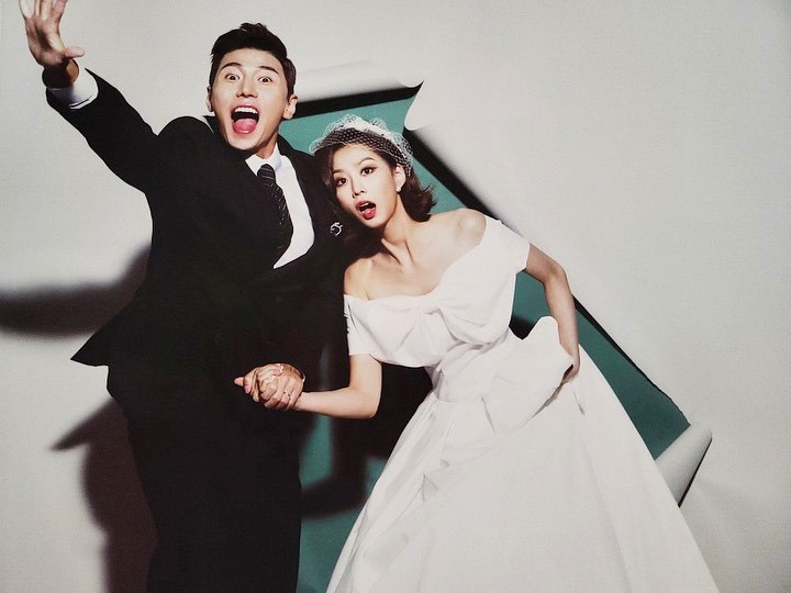 Song Jae Hee Ji So Yeon Wedding Photo Taken Out In The Third Year Of Marriage Memories Trip