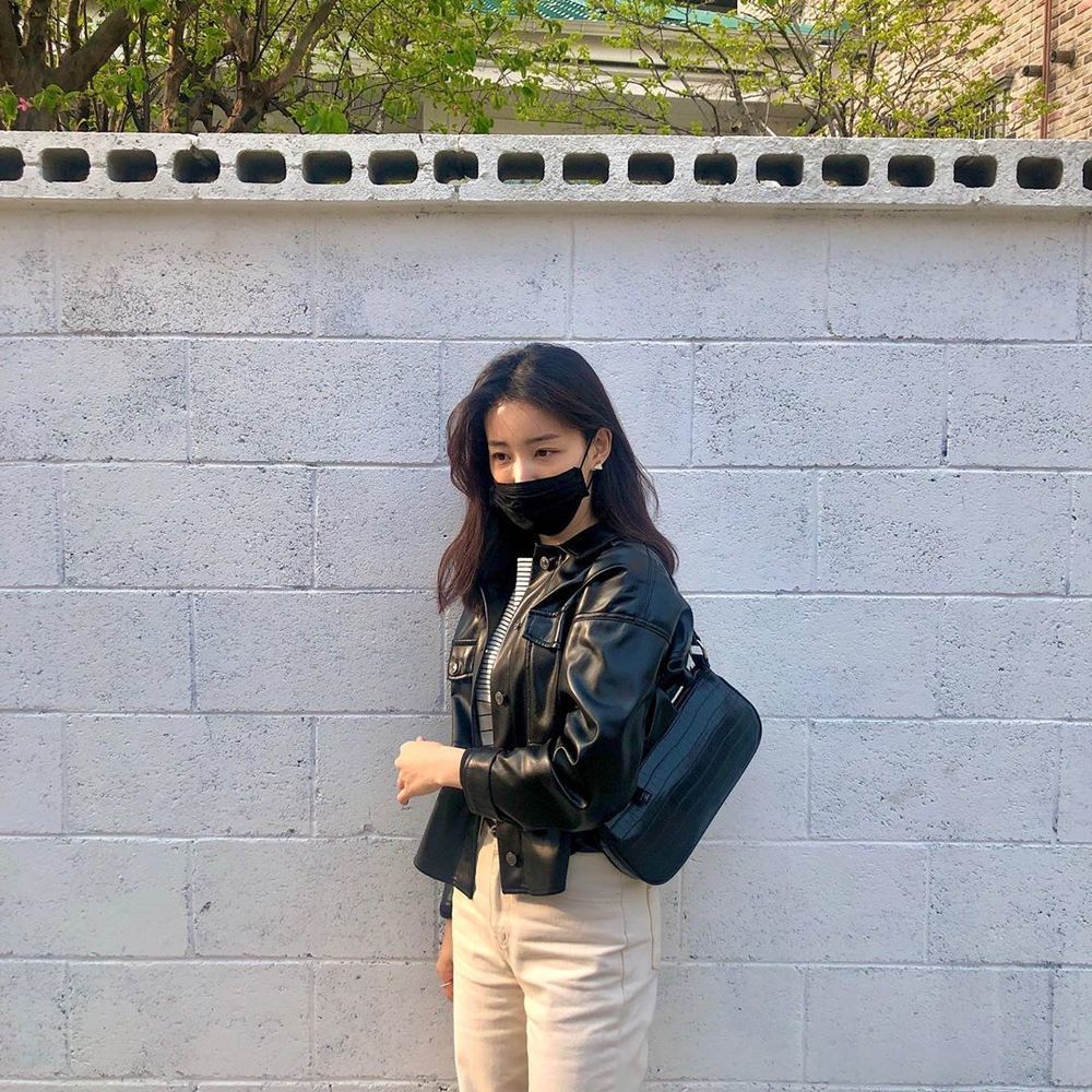 One boasted a glamorous spot as perfect as a beauty.One member of the group Gugudan uploaded a photo on April 16 with the phrase Hye Rim A picture increased on his instagram.One of the photos is smiling brightly in a leather jacket, which he showed off his beautiful visuals with a small face and cool features.han jung-won