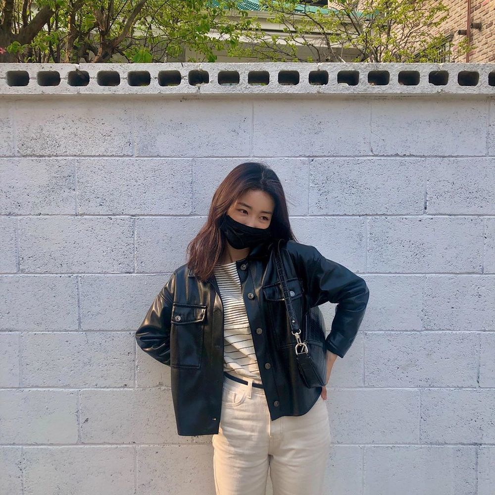 One boasted a glamorous spot as perfect as a beauty.One member of the group Gugudan uploaded a photo on April 16 with the phrase Hye Rim A picture increased on his instagram.One of the photos is smiling brightly in a leather jacket, which he showed off his beautiful visuals with a small face and cool features.han jung-won