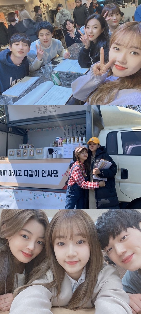 Group Weki Meki Choi Yoo-jung gave a feeling that he had finished filming Webrama cast.On the 16th, Choi Yoo-jung wrote on his Instagram account, Webrama cast shooting is over! All the staff and actors were really hard!.It was the Top Model that came to worry and worry, but it was the Top Model that I really did not regret, and it seems that it was because I met a lot of pleasant and happy shooting scene and good people!I really have a lot of trouble and thank you!Finally, Choi Yoo-jung said, Webrama cast I ask you for your support and love! I have suffered from Lim Yoo Kyung!In addition, the photo shows Choi Yoo-jung taking a commemorative photo with the cast of cast.Choi Yoo-jung in the photo created a friendly atmosphere with the actors.Group Weki Meki, which Choi Yoo-jung belongs to, released the digital single DAZZLE DAZZLE (Dazle Dazzle) on February 20.Photo: Choi Yoo-jung Instagram