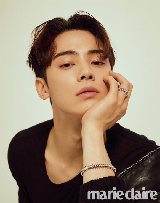 Astro Cha Eun-woo, who is active as an actor and singer, has made a fashion magazine cover for the first time since deV.Cha Eun-woo in the public cover has unreserved his talent and talent to the point that he is the first.Cha Eun-woo, who was filming on the theme of two-sidedness, showed off his youthful appearance such as asking for jewelery in his mouth or playing with his fingers, and a deadly figure armed with intense eyes that stimulate his emotions.On the other hand, in this picture, you can clearly see the charm that can not be defined as one of Cha Eun-woo, which is elegant, rough, attractive and playful.