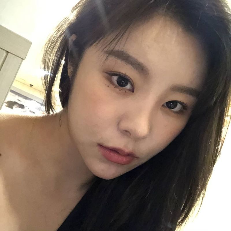 Group MAMAMOO member Wheein foresaw communication with fans.Wheein posted a selfie on his instagram on April 17 with an article entitled Mumoo! After a while, at 5 oclock, Lets have a story with Wheein and Oh Soon-do.Wheein, who has long straight hair in the public photos, boasts a natural beauty.He added, Please refer to the fact that the story time of Oh Soon is only on Twitter.On the other hand, the group MAMAMOO to which Wheein belongs participated in SBS Romantic Doctor Kim Sabu 2 OST People who want to see more.Park Eun-hae