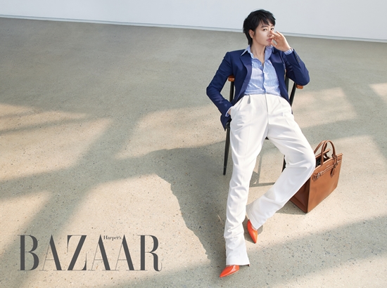 Fashion magazine Harpers Bazaar has released cover Images and pictures with actor Kim Hye-soo.She was selected as the face of Harpers Bazaar, representing the May issue. One spring day, when Cherry were scattered, the filming was done in a studio in Paju.Kim Hye-soo, who gained a lot of love as a progressive female Character, Jung Geum-ja, through the SBS drama Hiena last week, still stood in front of the camera with a beautiful and perfect appearance.Leadership that delightfully leads the somewhat tense shooting atmosphere, and intense charisma that can not be compared to anyone, shined in the field.Thanks to the relaxed and dignified Attitude as much as the filmography as the actor, everyone has happily finished shooting.Interviews with the picture with Gat Hye-soo Kim Hye-soo can be found in the May issue of Harpers Bazaar.Photo = Harpers Bazaar Korea