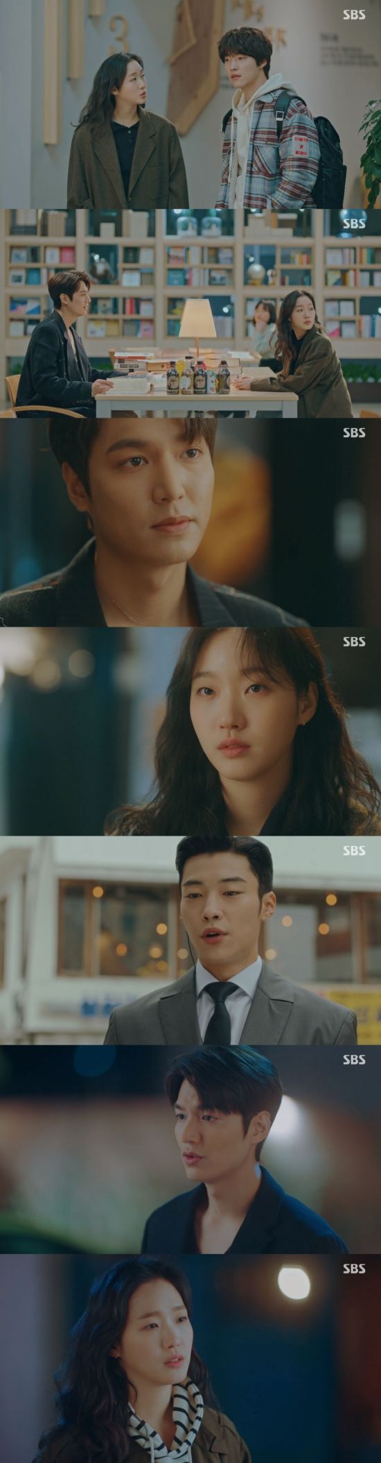 On the afternoon of the 18th, SBS The King - Monarch of Eternity was broadcast on Lee Min-ho proposing to Kim Go-eun.Kim Go-eun, who discovered Lee Min-ho riding in Gwanghwamun on the day, is ridiculous in Lees words, I am the emperor of the Korean Empire and came here beyond the space of thunder and lightning strikes after chasing a suspicious person.I also panicked at Jung Tae-eun, who does not believe his words and treats them with a harshness.Jung Tae-eun did not present his ID card, violated the Road Traffic Act, and arrested Lee for touching the body of a police officer in charge of public service.Jung Tae-eul writes Lees report and tells him to give out all his belongings. When Lee does not say his name properly and does not clarify his identity, he re-takes his fingerprints.Lee, who was imprisoned in the detention center, sees Joe Eun-seop, a social worker who passed by him, and sends a faint look, saying, Is not it Young?Cho Eun-seop makes a look of shame, saying, Wow, Gerrano. When Jeong Tae-eul explains, It is not the prince, it is the emperor.Jung Tae-eul and Igon go to the pawn shop to get money. When Igon shows a button of uniform to the appraiser, the appraiser admires, I have never seen such a sophisticated DIA.When Ion sells DIA at an expensive price, Jung Tae-eun is suspicious of the DIA what?Lee asks Jung Tae-eun to take charge of his horse Maximus only before he returns to his World. Jung Tae-eun is very annoying, but he will take charge of speak is innocent.As he reads in the library, he finds out that the present age is a presidential system, and while he reads, he receives drinks from women.When Igon did not eat, he asked, Why do not you eat? And Igon replied, I do not eat food that is not faint.And I say to Jung Tae-eul, Thank you, I was less lonely because you were somewhere, 25 years.Jung Tae-eun looks at Igon with his blank eyes, and Igon tries Chicken and admires How can this taste... This taste is the first time.Meanwhile, Cho Young (Woo Do-hwan) catches a man while chasing a clock rabbit that Igon said, but he was not the one Igon said.Then, while searching through her camera, she finds Lee Rim (Lee Jung-jin) in a woman who took a picture at the rowing stadium.After spending all the money on the DIA, Igon visits her at the house of Jung Tae-eul. You should not treat me like this.Youre the only one in this world who knows, says Jung Tae-eul, youre all delusional now.I am telling you sincerely, do not do this here, but go to the hospital when you have the DIA money left. He says, You will have a family and their families will worry about you. Is that what you were wondering about? Igon then asks, Im still single, meaning I dont have a direct family, so I just made a very important decision.And Igon says, I will welcome you to the Empress. You have just been the reason. This World is why I am tied up.SBSs new drama The King - Monarch of Eternity is broadcast every Friday at 10 pm.