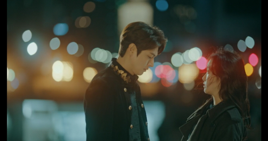 Weve been hit by double-digit ratings from the first broadcast!The King - Monarch of Eternity has been thrilled about World Fantasy Romance, and predicted the operation of Gat Eun Sook Power.SBSs new drama The King - Monarch of Eternity (playplayplay by Kim Eun-sook/directed Baek Sang-hoon, and Jeong Ji-hyun/produced Hwa-An-Dam Pictures), which was first broadcast on the 17th, overwhelmed the house theater with a series of moves that broke double-digit ratings from the first broadcast.According to Nielsen Korea, the audience rating research institute, The King - Eternal Monarch once achieved 11.4% of the first part and 12.9% of the second part in the metropolitan area, ranking first in the same time zone of all channels.The 2049 ratings, which are the main indicators of advertising officials, also recorded 6.8%, breaking the record of the past SBS Golden Earth Drama once, soaring to 14% of the highest audience rating (based on Part 2), proving the topicality of Kim Eun-sook table Drama.The King-Eternal Monarch was divided into two parts, one of which was the half-brother of the Korean Empire Emperor Lee Ho (principal), and the eldest father of Lee Min-ho, Lee Jung-jin, who was trying to take up the two worlds He started with the opening of the Worlds Door.25 years later, the Korean Empire Emperor Egon, who had half of the man-pa-sik, came to South Korea beyond parallel world, and had a fateful meeting with the woman in the ID card dropped by the questionable man who appeared on the night of the reverse mother 25 years ago, Kim Go-eun, I gave it to him.Above all, Kim Eun-sook, the author of Korean storytelling, has completed a new story and a full-fledged narrative that makes it impossible to keep an eye on the first time through World Fantasy Romance that can not even be imagined.In addition, Baek Sang-hoon and director Jung Ji-hyun showed a sensational and spectacular visual beauty with delicate and sophisticated production power, and predicted a surprisingly ecstatic drama.Especially, Reliable and Viewing Actors such as Lee Min-ho - Kim Go-eun - Udohwan - Kim Kyung-nam - Jung Eun-chae - Lee Jung-jin inspired each character with lively vitality and transformed into an extraordinary acting.Lee Min-ho, who was crowned the third emperor of Korean Empire at the age of eight due to his inverse, expressed the perfect Monarch that combines Bings graceful figure, noble character, and civility.Lee Min-ho announced the successful return to the home theater, exploding a variety of charms, from charisma as an emperor to the pity for the wounds left deep in his heart, to the daringness of pranks towards a reliable contrast (Udohwan).Kim Go-eun showed fresh charm with realistic hot-rolled performance that was mixed with South Korea homicide group Detective, Jung Tae-eun.Kim Go-eun, who first appeared in a girl crush, pulled down the suspect and showed off his driving, and he painted a colorful back-up kick and a natural delicacy with a natural expression.Udohwan, who transformed into the captain of the Imperial Guard, added a chewy richness to the charm of a heavy man in the escort of the day, and the romance created by the loyalty of the sunflower toward the emperor.Kim Kyung-nam, who gave a blunt charisma to South Koreas strong 3rd team Detective Kang Shin-jae, focused his attention on the toughness of catching criminals at once and the character of Dere toward Jung Tae in a cynical expressionless expression.Jung Eun-chae made a strong impression by sophisticatedly digesting the role of the youngest and first female prime minister of Korean Empire, who was united with red desire.Lee Jung-jin also shows the best Billen in The King - Eternal Monarch, the Korean Empire goldsmith, who stabbed his half brother with a knife, and the Black Aura, which takes the same face as himself in South Korea at once, I did.On the other hand, in the ending, the Korean Empire emperor Egon arrived in South Korea beyond parallel World and found a South Korea Detective state.Lee, who came to Gwanghwamun through the Tangganjiji in Maximus from Korean Empire, witnessed a Detective situation that restrained him.Im finally looking at you, said Igon, who looked shocked.I hugged him, saying, I am a lieutenant. He opened his eyes as if he were embarrassed and made me wonder about the relationship between the two in the future.After the broadcast, viewers said, The ending jackpot! I will keep turning!, Get Eun Sook!Classes are different! , Life Drama is confirmed , This Drama is crazy! , The King - Monarch of Eternity, as a fixed pick! , How do you wait until tomorrow and so on.Meanwhile, SBSs new Golden Earth Drama The King - Monarch of Eternity will air at 10 p.m. on the 18th (tonight).iMBC  SBS Screen Capture
