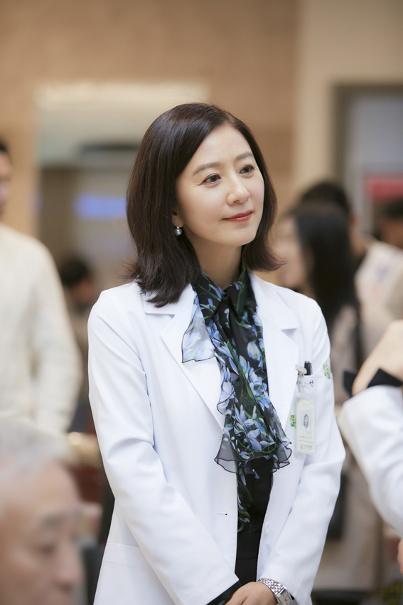 Behind the scenes of the shooting of the World of the Couple by Actor Kim Hee-ae has been released.Kim Hee-ae is starring as a family medicine specialist, Sun Woo, in the JTBC gilt drama World of Couples.Kim Hee-ae, pictured on April 18, is wearing a doctors gown and has an intellectual atmosphere.Especially, it emits a warm atmosphere with a simple smile, and the bright appearance that can not be seen in the play is getting good.Kim Hee-ae is making Sun Woo, who has a sense of work with a face and voice that coexists with firmness and generosity.Despite the betrayal and anger of the husband who is in a relationship, it maximizes the intellect with warm and rational aspect to the patients.Kim Hee-ae has been thoroughly prepared for the medical situation so that viewers do not feel awkward in the appearance of Sun Woo, which is recognized in the hospital.It shows a remarkable concentration by concentrating on natural expression.On the other hand, during the break, it communicates with the production crew, staffs, and actors, and leads the energy of the field positively, creating a comfortable atmosphere.Kim Hee-ae is leading the favorable reviews of The World of Couples with intense and sad eyes, a feverish fever, and a half-hearted acting that does not buy all over the body.Here, the figure of Doctor Sun Woo, who has a soft and intelligent charisma, is also showing the various emotional lines of the character.minjee Lee