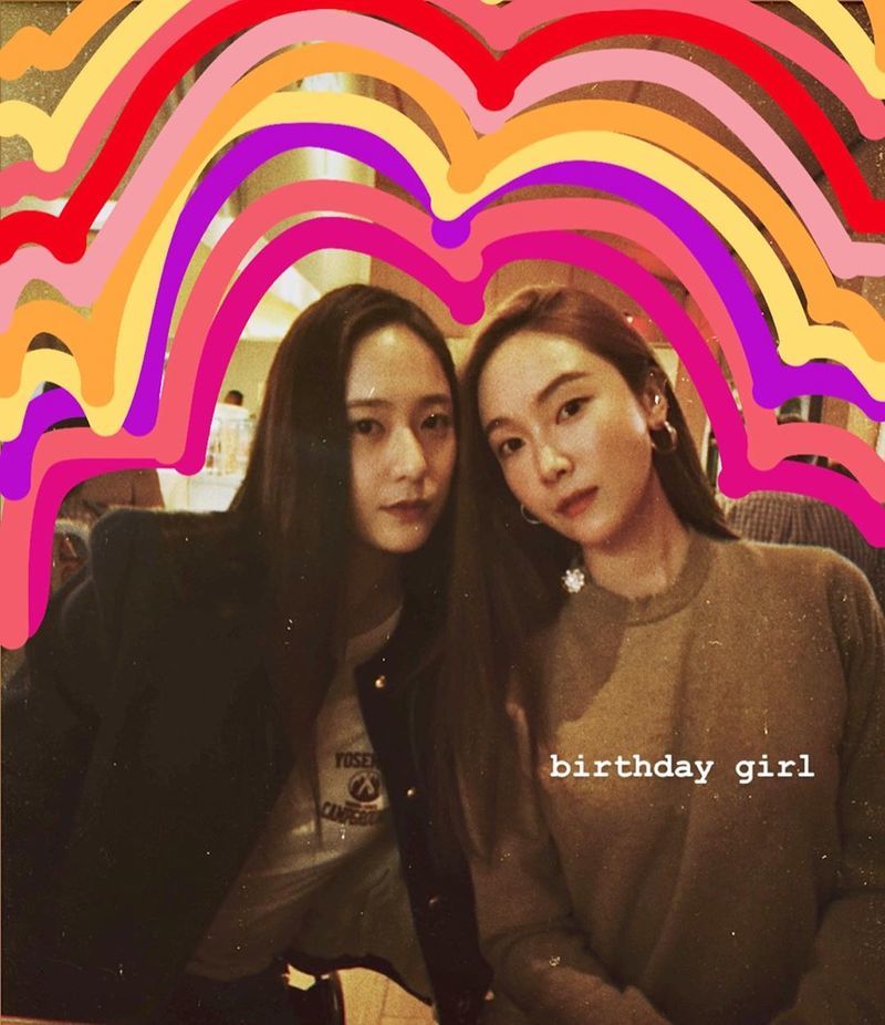 Group F-X member and actor Krystal Jung (Jung Soo-jung) celebrated Jessicas 32nd birthday from Group Girls Generation.Krystal Jung posted a picture on April 18 with an article entitled ily sis on his instagram.Inside the photo was a picture of Jessica - Krystal Jung sisters sitting side by side with their faces facing each other; Jessica - Krystal Jung smiles at the camera.The chic beauty of the two sisters catches the eye.The fans who responded to the photos responded such as It is so beautiful, It is a picture and It is beautiful.delay stock