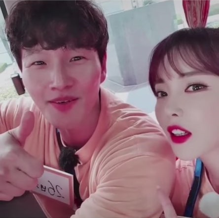 Seoul=) = Kim Jong-kook boasted a sweet chemistry, actively promoting Hong Jin-youngs new song.On the 19th, Hong Jin-young told his SNS Running Man is a song like Love is like a petal.Everyone have a happy weekend. In the public footage, Hong Jin-young told Kim Jong-kook about his new song Love is like a petal.Kim Jong-kook caught the eye by humming songs on the spot.Kim Jong-kook boasted his loyalty by actively promoting the song of Hong Jin-young, who is usually close to him.On the other hand, Hong Jin-young has been actively working as a new song Love is like a petal.