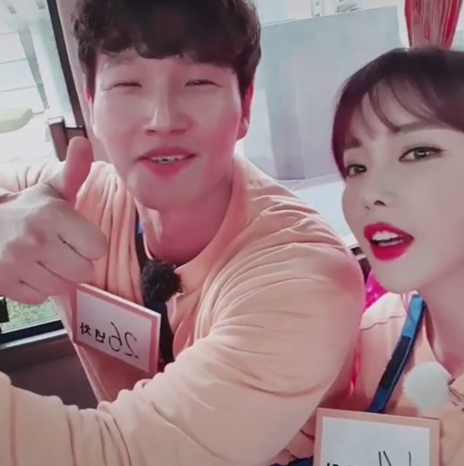 Singers Hong Jin-young and Kim Jong-kook boasted a sweet chemistry.Hong Jin-young posted a short video on his Instagram account on the 19th.In addition, he wrote in the post Running Man on the filming site,  # Love is like a petal.In particular, Hong Jin-young kindly informed Kim Jong-kook about his new song Love Like a Petal, and Kim Jong-kook sings along and promotes the new song.Meanwhile, Hong Jin-young recently released a new song, Love is like a petal.