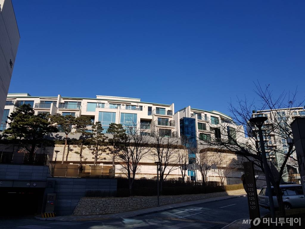 용산구 한남동 한남더힐 단지 내부 전경./사진= 유엄식 기자